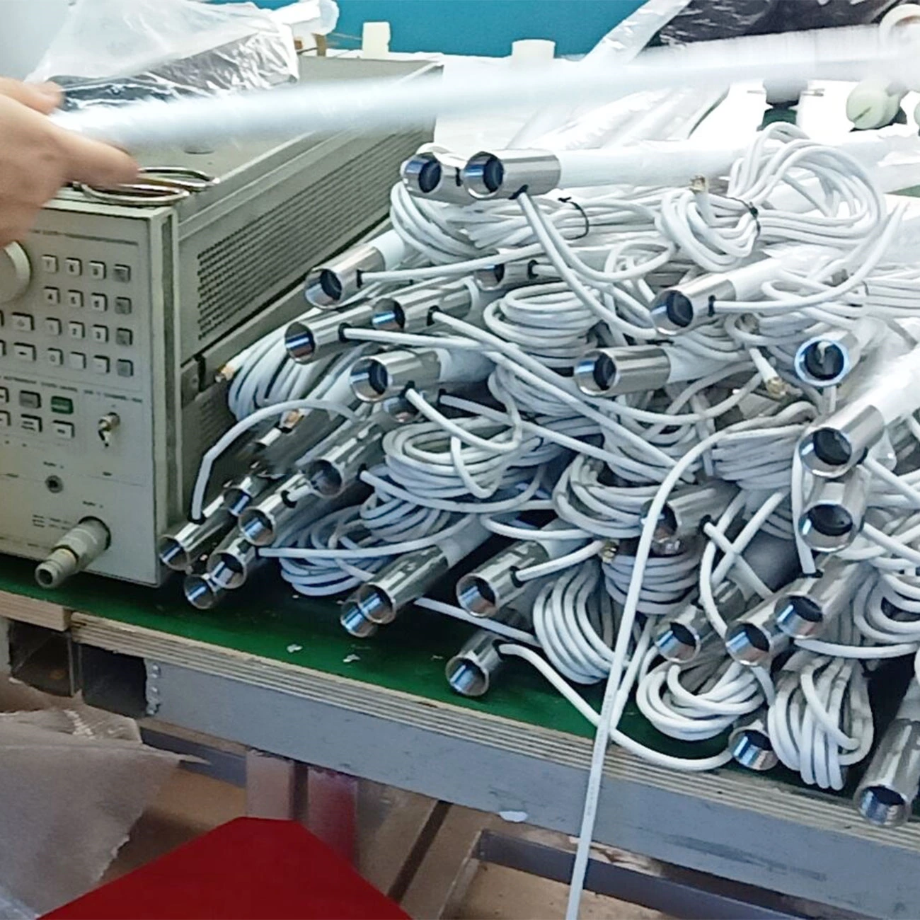 Lte 700-2700mhz Marine Antenna High Gain 6-10dbi Marine Antenna Suitable For Ship Communication