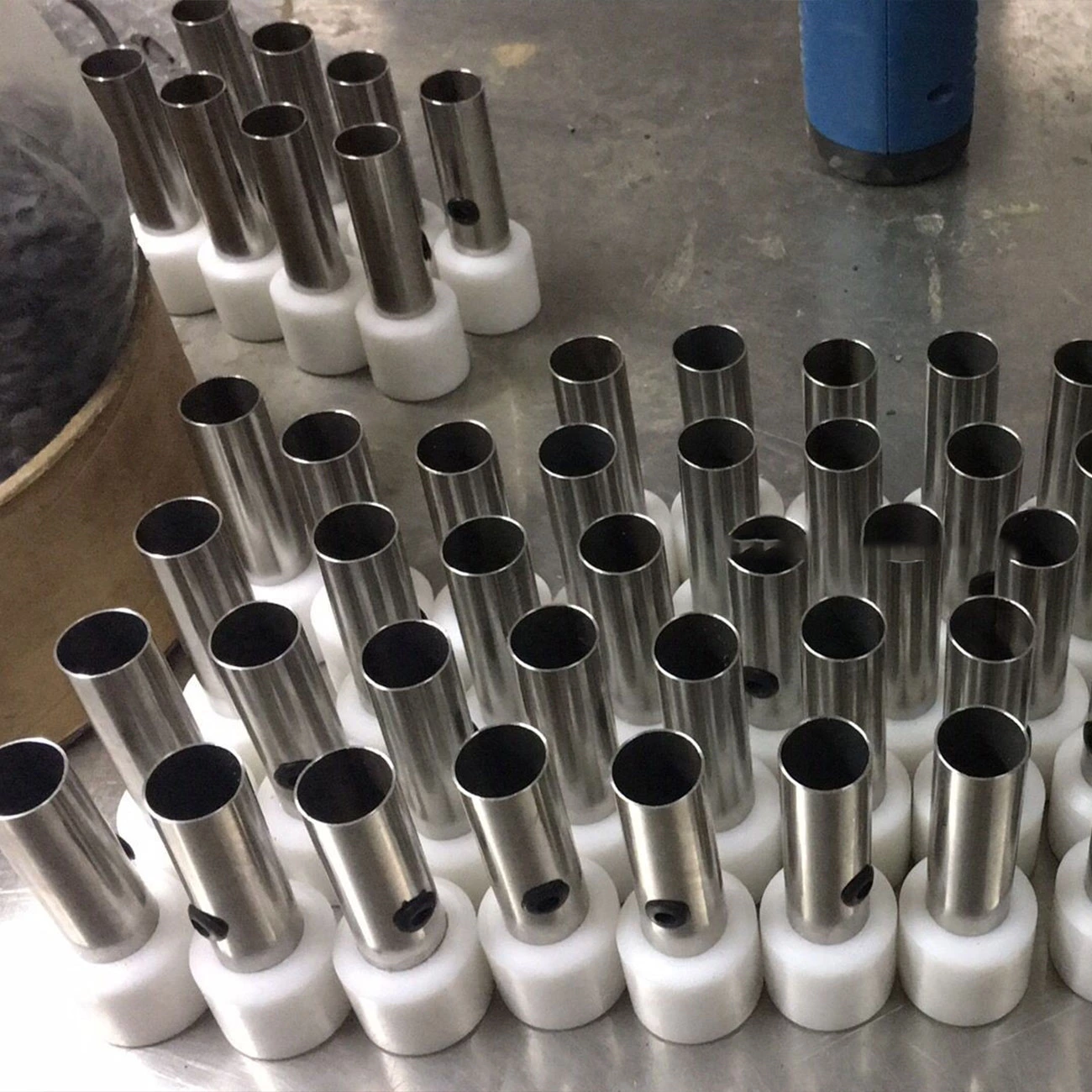 Lte 700-2700mhz Marine Antenna High Gain 6-10dbi Marine Antenna Suitable For Ship Communication