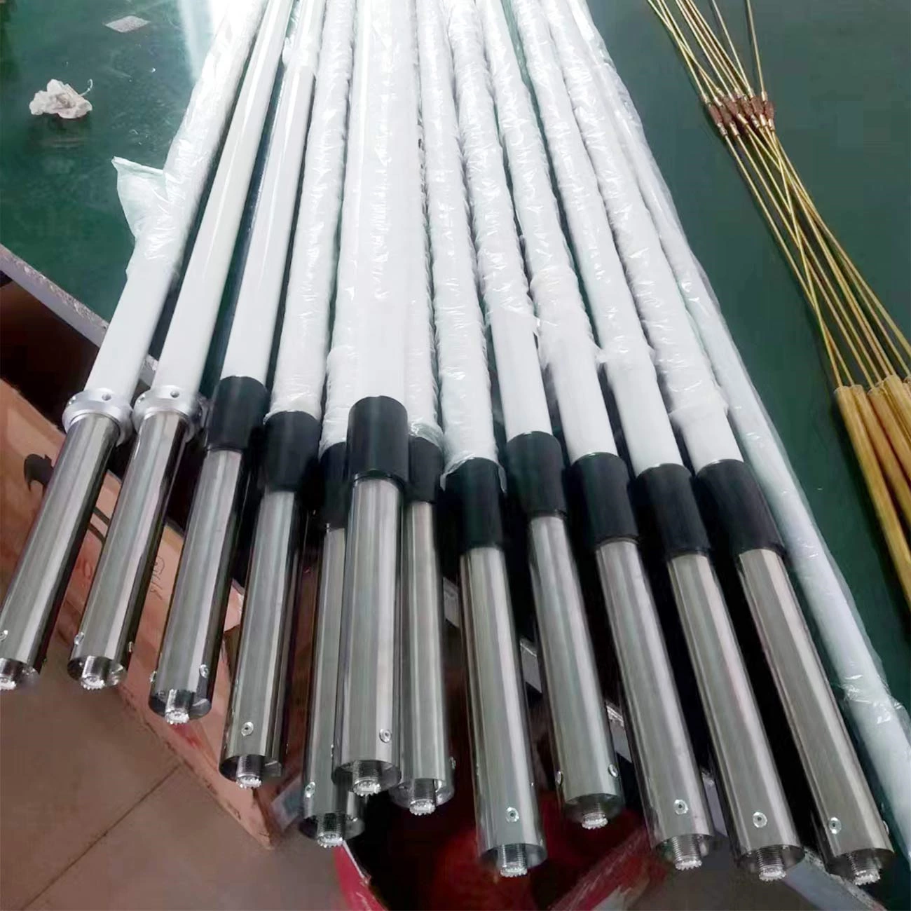High Gain Base Station Antenna 10.5dbi 4m Long Two Section 10mhz Wide Antenna Uhf 400-470mhz