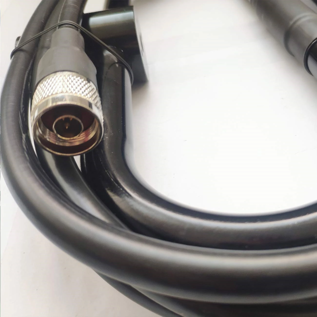Outdoor Base Station Antenna Folded UHF 400-470MHz High Performance 4 Dipole Array Stack Antenna with 4 way power splitter