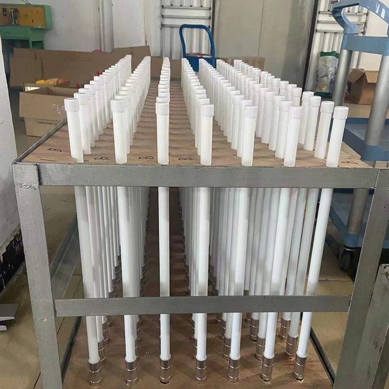 4G LTE Antenna with N-Male Connector 600mm White Triangular Magnet Base 698-2700MHz Vertical Polarization 6.5dbi
