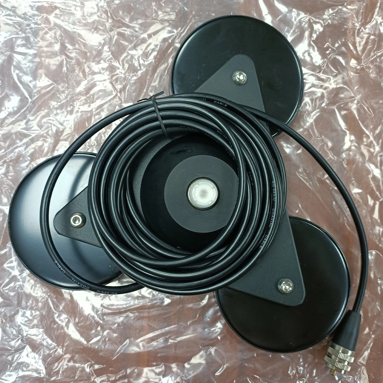 Magnetic Mounting Mobile Antenna with Strong Magnet Base for Optimal Communication