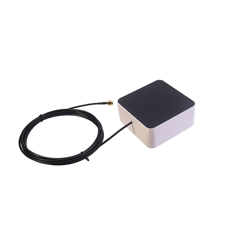 SDGPS-011 GPS L1 L5 High Gain Small Four System GLONASS GALILIE High Precision Vehicle Outdoor Panel Vehicle Antenna