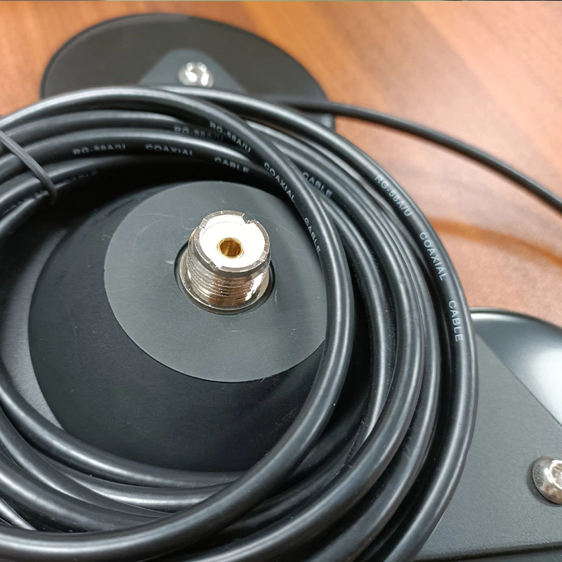 Magnetic Mounting Mobile Antenna with Strong Magnet Base for Optimal Communication
