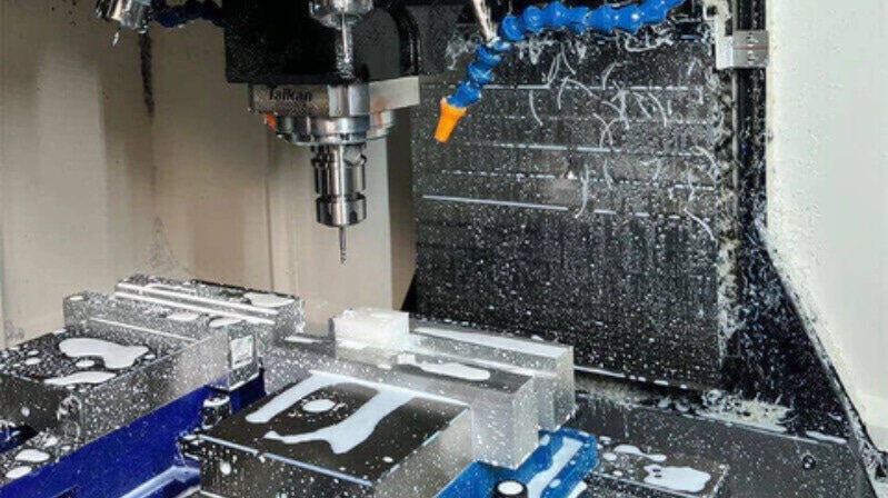 UHMWPE surface machining under coolant to prevent smearing and melting